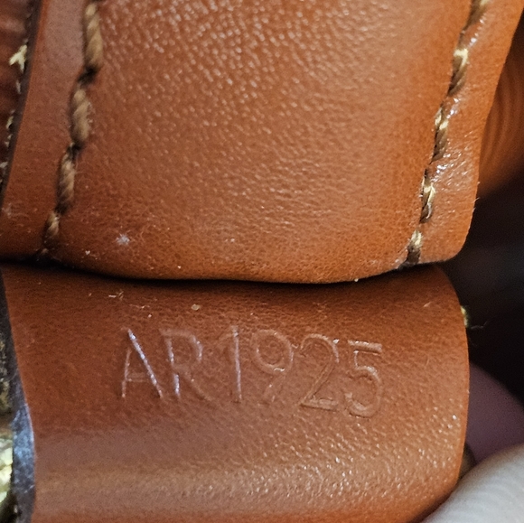 Louis Vuitton Noé EPI Bucket Bag Leather.  C01017 - Picture 14 of 16